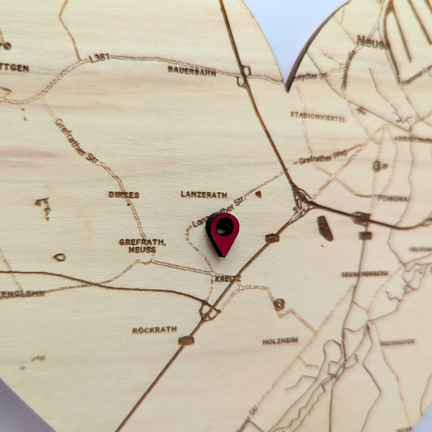 Damals. Du. Ich. Hier. – Erinnerung als Holzbild mit Karte