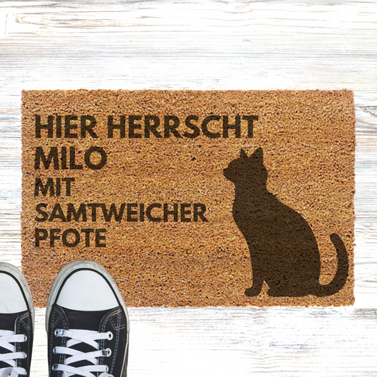 Personalisierte Kokos Fußmatte - Hier Herrscht "Katzenname"
