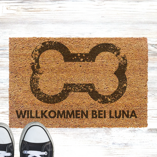Personalisierte Kokos Fußmatte - Willkommen bei "Hundename" Knochen